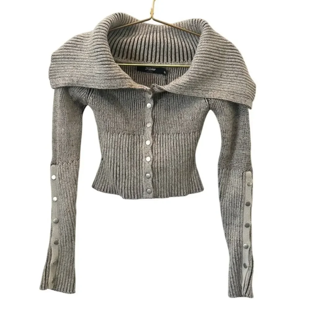 Stylish Gray Ribbed Sweater - Picture 1 of 4